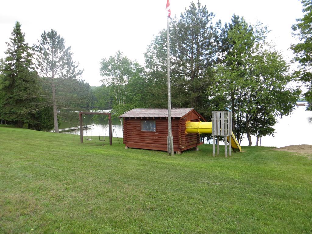 Bondi Village Cottage Resort Lake of Bays Exteriör bild