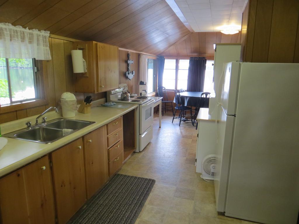 Bondi Village Cottage Resort Lake of Bays Exteriör bild