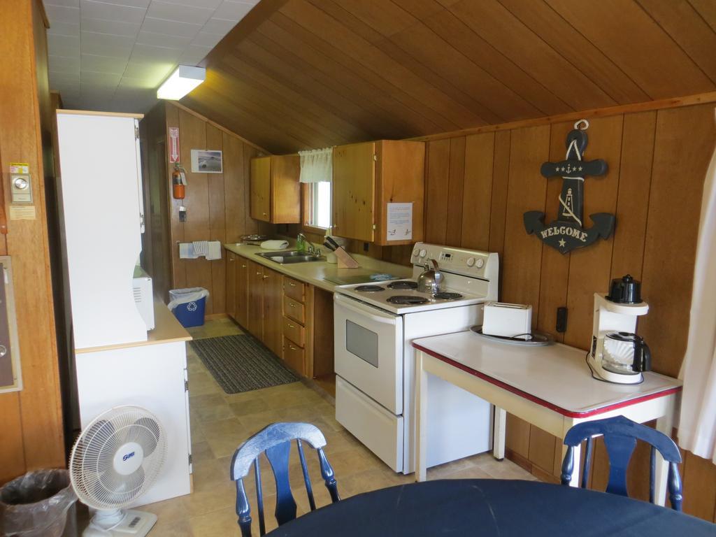 Bondi Village Cottage Resort Lake of Bays Exteriör bild