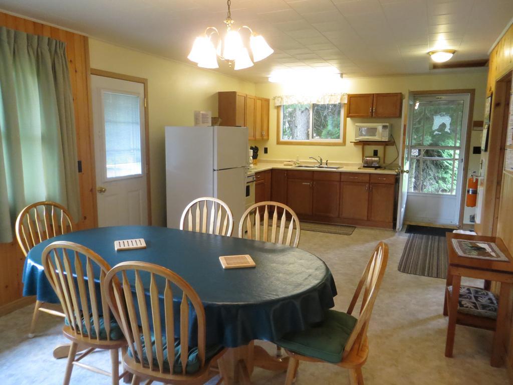 Bondi Village Cottage Resort Lake of Bays Exteriör bild
