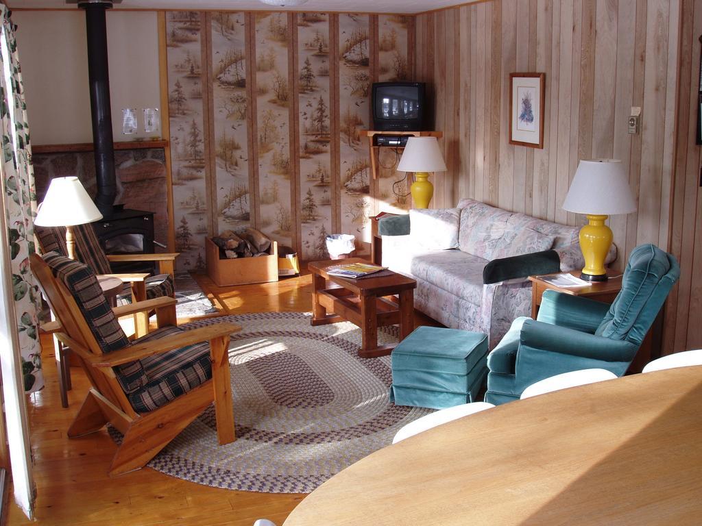 Bondi Village Cottage Resort Lake of Bays Exteriör bild