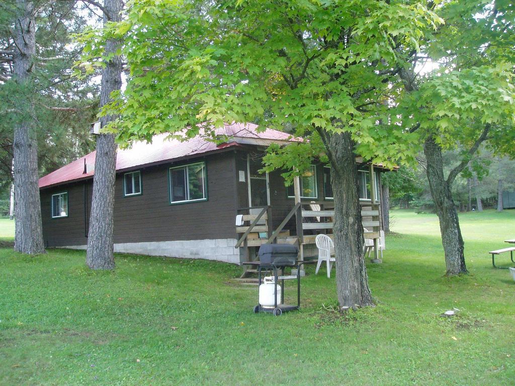 Bondi Village Cottage Resort Lake of Bays Exteriör bild